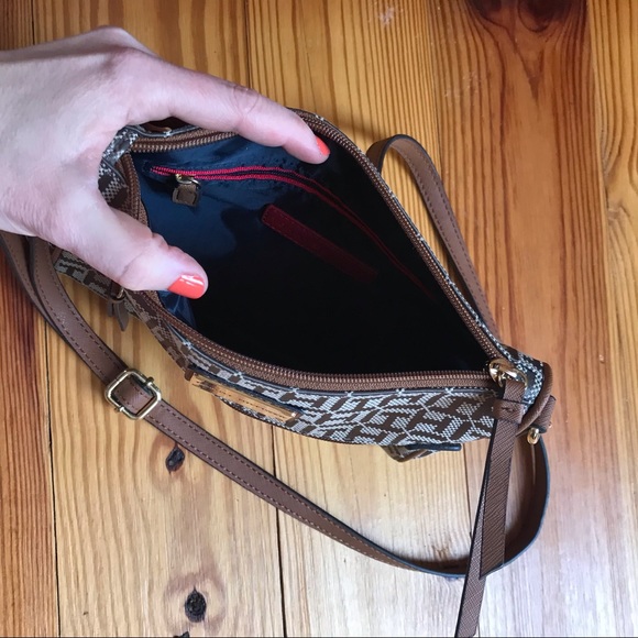 Tommy Hilfiger Tan Brown Crossbody Bag, EUC, 10.5” x 7” - Picture 13 of 13